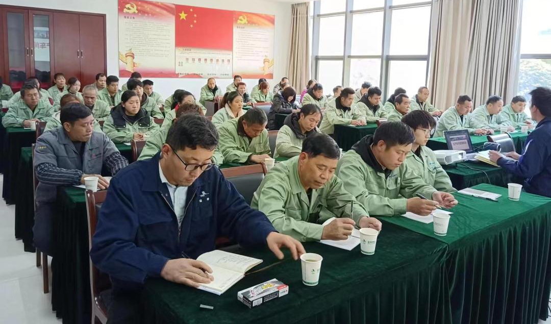 匠心筑梦 赋能提升︱球王会装饰开展生产治理培训