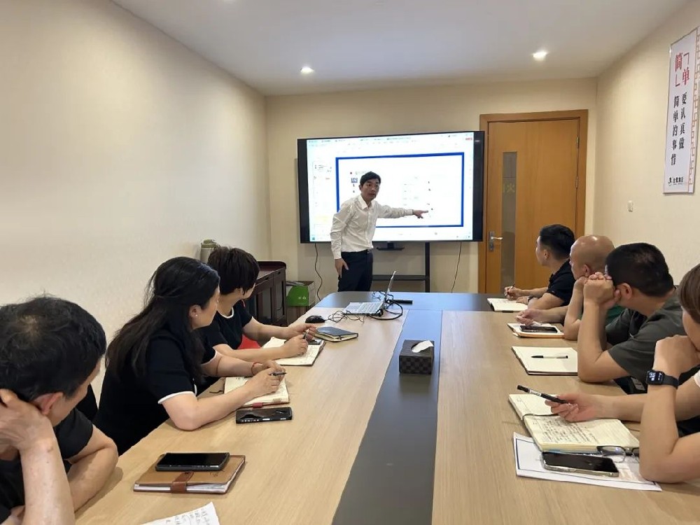 知识赋能 砺剑强兵 |球王会家具开展营销专题培训