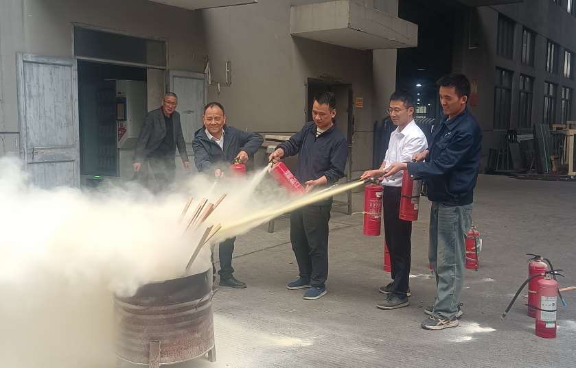 球王会装饰开展全员消防培训演练 筑牢企业清静"防火墙"-球王会新闻-球王会有限公司