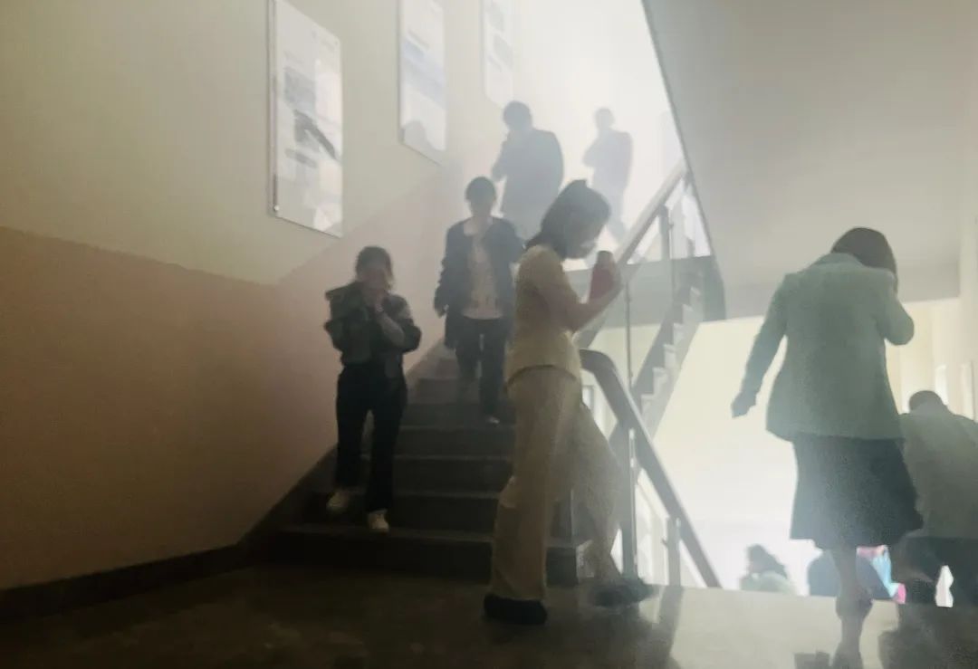 球王会装饰开展全员消防培训演练 筑牢企业清静"防火墙"-球王会新闻-球王会有限公司